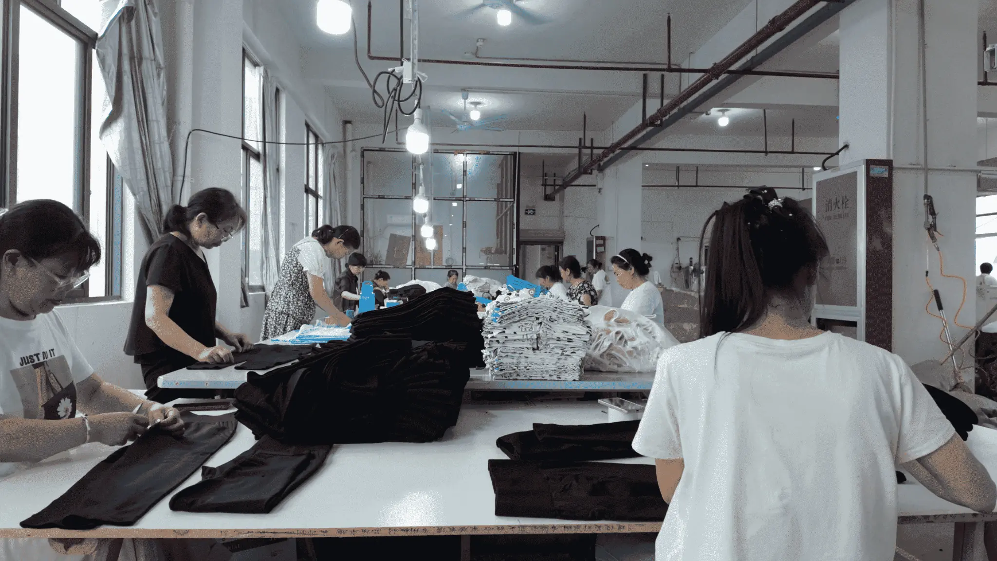 MOVEVOX activewear tops manufacturing process