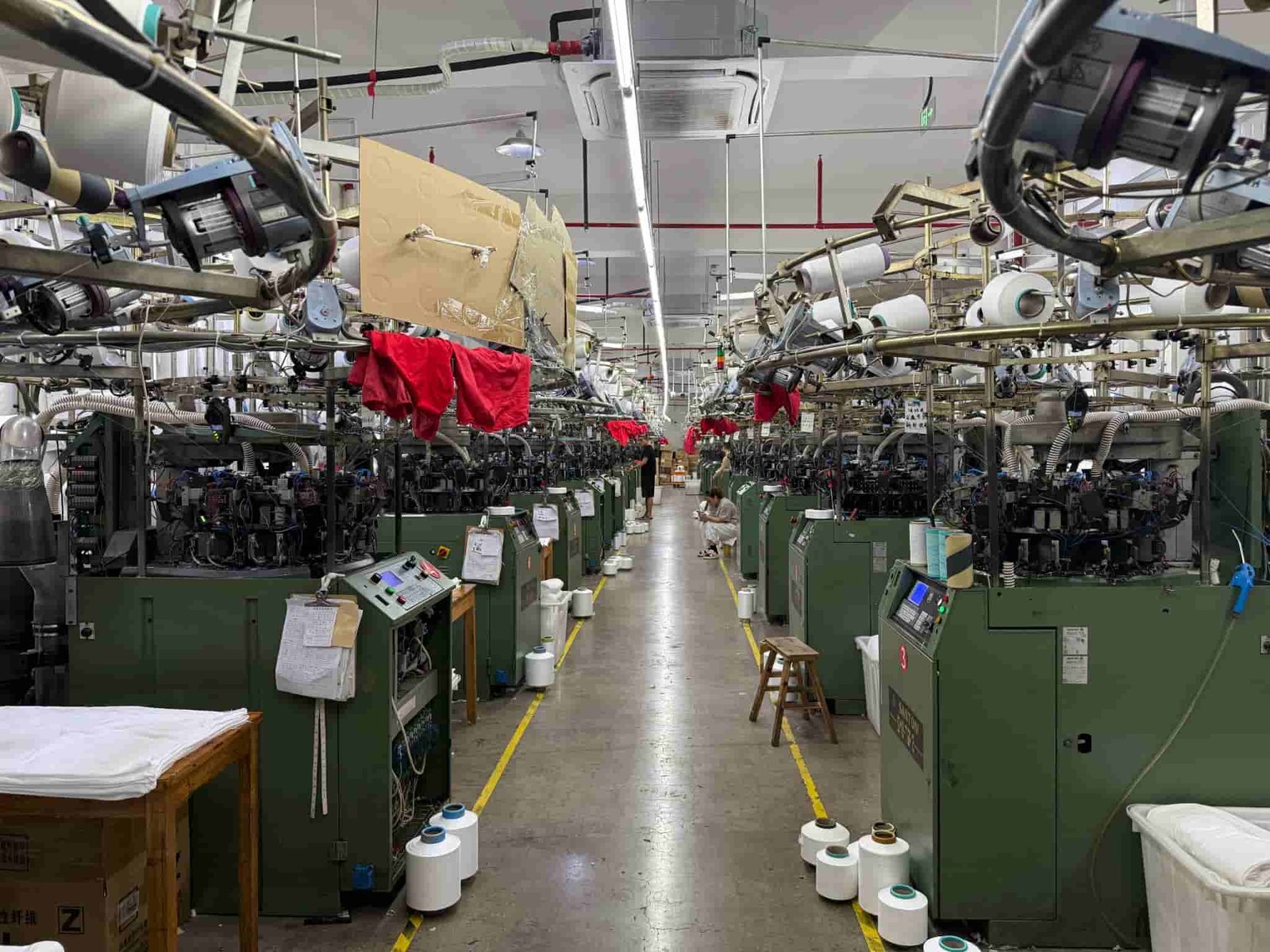 Italian Santoni seamless knitting machines operating at MOVEVOX